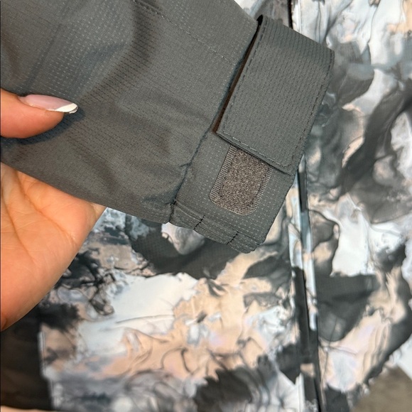 Mountain Warehouse | Floral & Grey Snowboard Ski Jacket - US2 - Picture 4 of 7